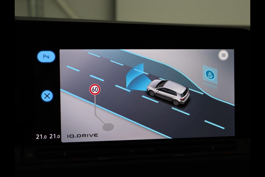 Volkswagen Golf 2.0 TSI GTI | Carplay | Sfeerverlichting | LED Plus | Sportstoelen | Parkeerhulp | Cruise control | Digital Cockpit | Climate control