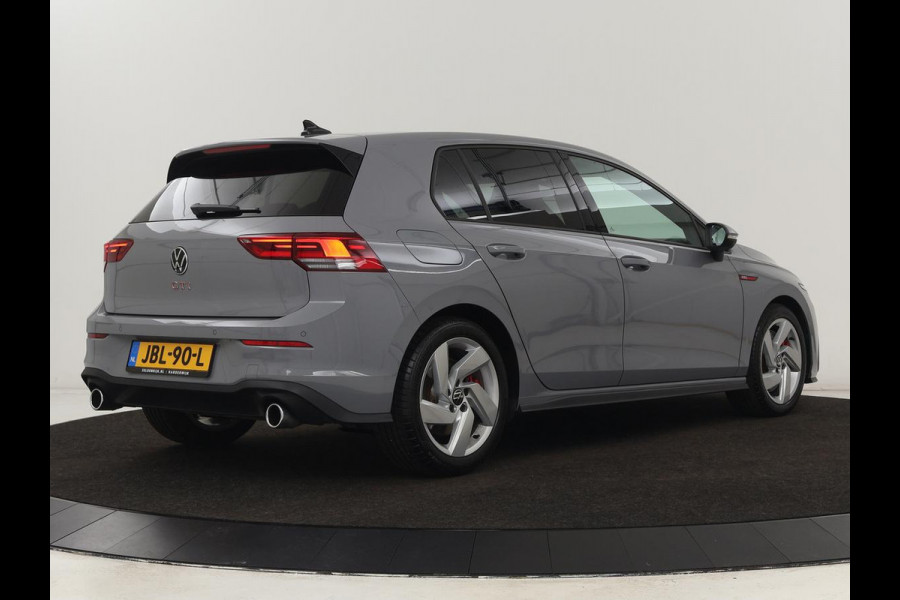 Volkswagen Golf 2.0 TSI GTI | Carplay | Sfeerverlichting | LED Plus | Sportstoelen | Parkeerhulp | Cruise control | Digital Cockpit | Climate control