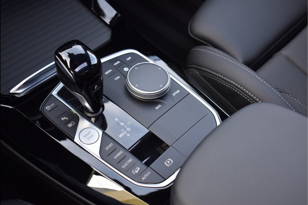 BMW X3 xDrive30e M-Sport Pakket 292 Pk Pano Trekhaak Laser Led Keyless Leder 20 Inch