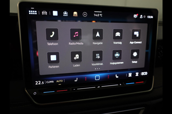 Volkswagen Tiguan 1.5 eHybrid R-Line Edition 272 PK PHEV | Verlengde garantie | Panorama dak | Trekhaak | Black Style | Matrix koplampen |  Assistance pakket plus | Volkswagen Tiguan 1.5 eHybrid R-Line Edition 272 PK PHEV | Verlengde garantie | Panorama dak | Trekhaak | Black Style | Matrix koplampen |  Assistance pakket plus |