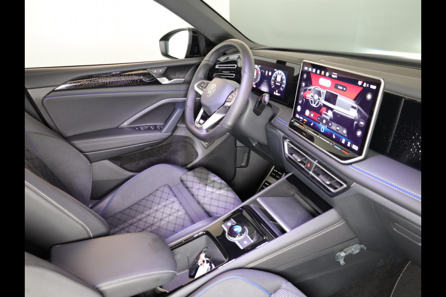Volkswagen Tiguan 1.5 eHybrid R-Line Edition 272 PK PHEV | Verlengde garantie | Panorama dak | Trekhaak | Black Style | Matrix koplampen |  Assistance pakket plus | Volkswagen Tiguan 1.5 eHybrid R-Line Edition 272 PK PHEV | Verlengde garantie | Panorama dak | Trekhaak | Black Style | Matrix koplampen |  Assistance pakket plus |