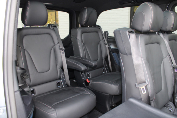 Mercedes-Benz Eqv 300 L2 / AMG / New Model / bj2025 / 7-Persoons / Panorama / Led / Electr Stoelen / Vol Opties / NIEUW!! Mercedes-Benz Eqv 300 L2 / AMG / New Model / bj2025 / 7-Persoons / Panorama / Led / Electr Stoelen / Vol Opties / NIEUW!!