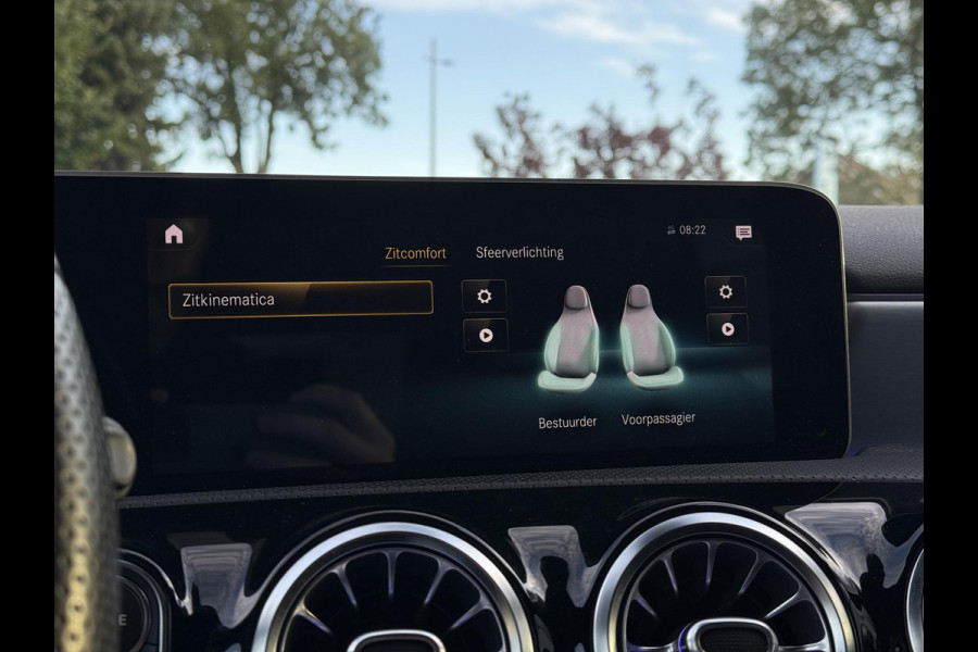 Mercedes-Benz A-Klasse 180 Aut. Sol. AMG Sport Ed. | Panorama | Burmester | Memory | Multi Beam |