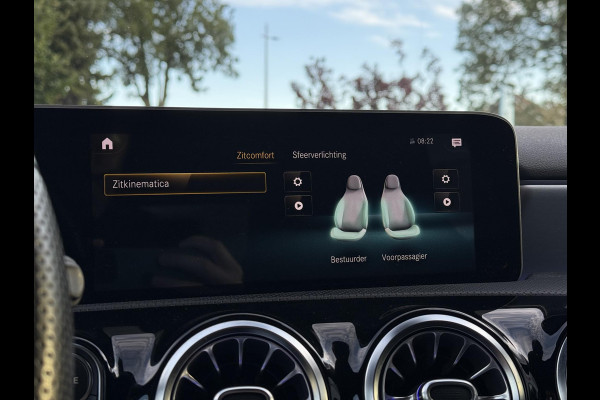 Mercedes-Benz A-Klasse 180 Aut. Sol. AMG Sport Ed. | Panorama | Burmester | Memory | Multi Beam |