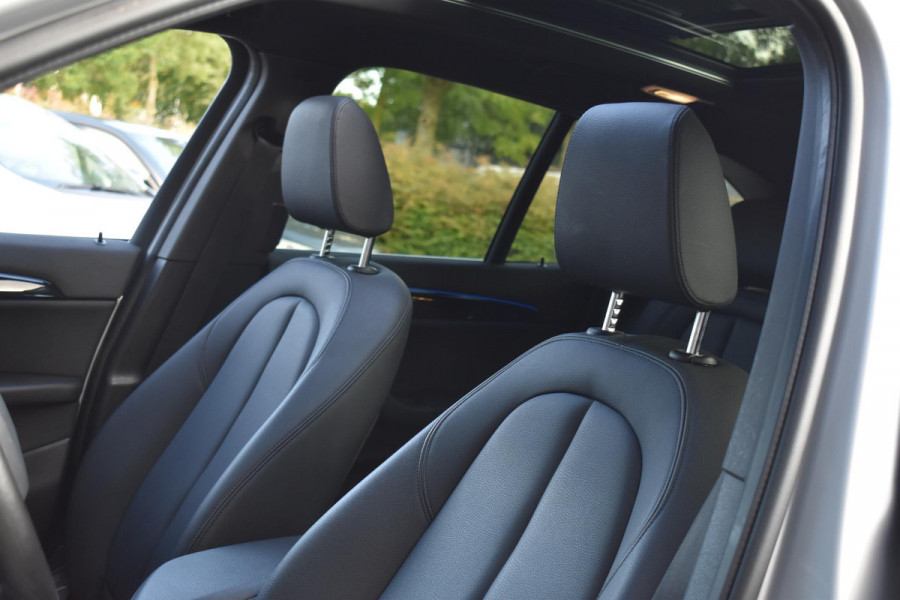 BMW X1 xDrive25i High Executive Pano ACC Camera BMW X1 xDrive25i High Executive Pano ACC Camera