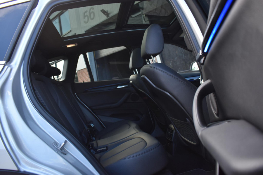BMW X1 xDrive25i High Executive Pano ACC Camera BMW X1 xDrive25i High Executive Pano ACC Camera