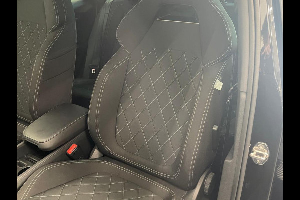 Škoda Karoq 1.5 TSI DSG Sportline Navigatie Apple Carplay/Android Auto Camera Parkeersensoren Cruise Control Elektrische achterklep Stoelverwarming Virtual Cockpit Climate Control Lichtmetalen velgen