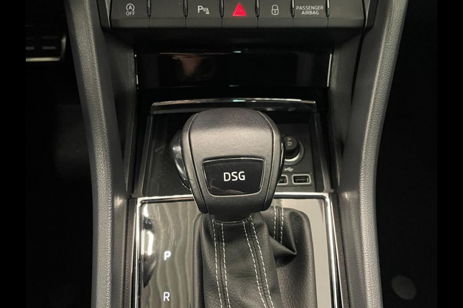 Škoda Karoq 1.5 TSI DSG Sportline Navigatie Apple Carplay/Android Auto Camera Parkeersensoren Cruise Control Elektrische achterklep Stoelverwarming Virtual Cockpit Climate Control Lichtmetalen velgen