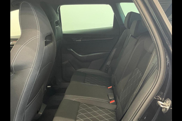 Škoda Karoq 1.5 TSI DSG Sportline Navigatie Apple Carplay/Android Auto Camera Parkeersensoren Cruise Control Elektrische achterklep Stoelverwarming Virtual Cockpit Climate Control Lichtmetalen velgen
