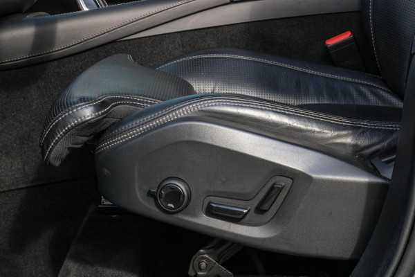 Volvo XC90 2.0 T8 Recharge AWD R-Design - PANO - TREKHAAK - BOWERS WILKINS Volvo XC90 2.0 T8 Recharge AWD R-Design - PANO - TREKHAAK - BOWERS WILKINS