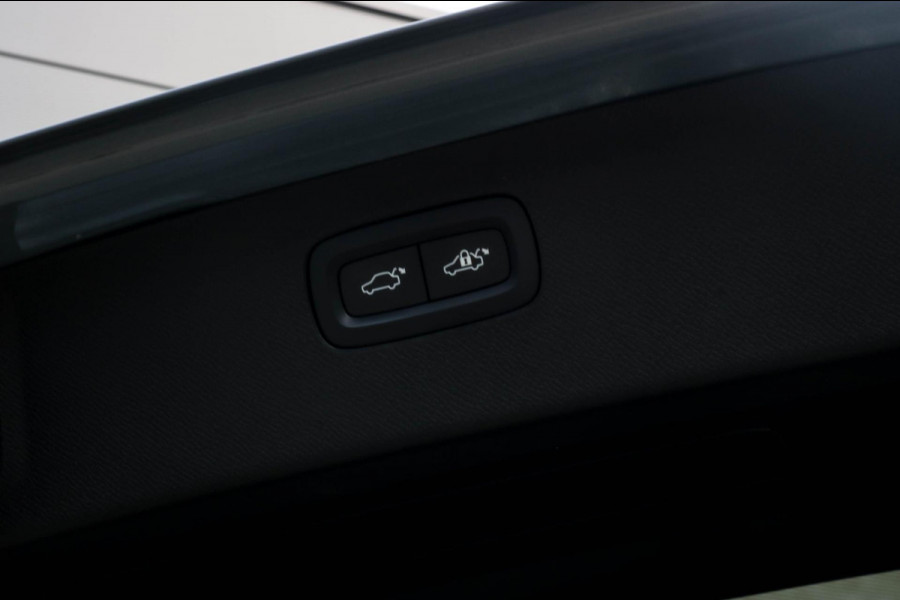 Volvo XC90 2.0 T8 Recharge AWD R-Design - PANO - TREKHAAK - BOWERS WILKINS Volvo XC90 2.0 T8 Recharge AWD R-Design - PANO - TREKHAAK - BOWERS WILKINS