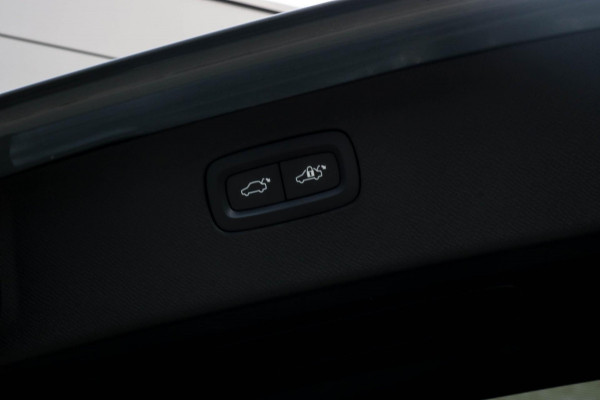 Volvo XC90 2.0 T8 Recharge AWD R-Design - PANO - TREKHAAK - BOWERS WILKINS Volvo XC90 2.0 T8 Recharge AWD R-Design - PANO - TREKHAAK - BOWERS WILKINS