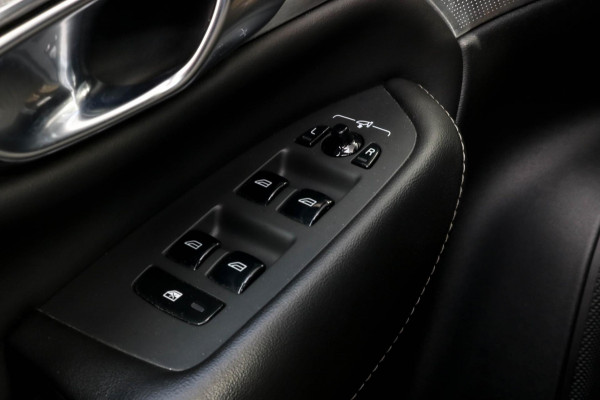 Volvo XC90 2.0 T8 Recharge AWD R-Design - PANO - TREKHAAK - BOWERS WILKINS Volvo XC90 2.0 T8 Recharge AWD R-Design - PANO - TREKHAAK - BOWERS WILKINS