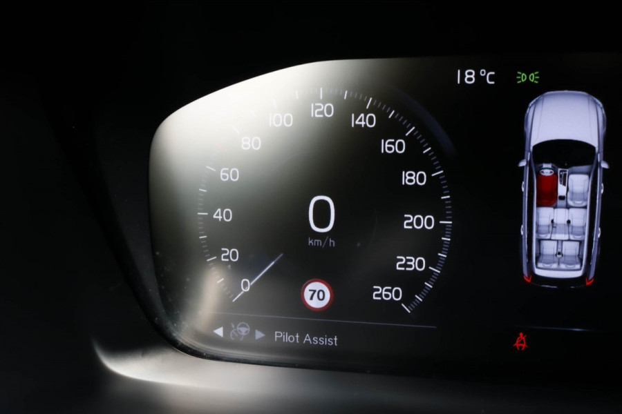 Volvo XC90 2.0 T8 Recharge AWD R-Design - PANO - TREKHAAK - BOWERS WILKINS Volvo XC90 2.0 T8 Recharge AWD R-Design - PANO - TREKHAAK - BOWERS WILKINS