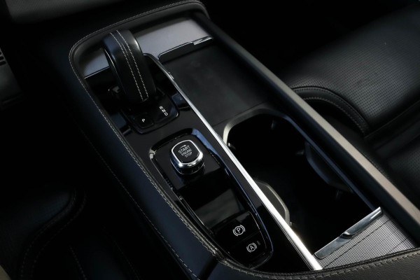 Volvo XC90 2.0 T8 Recharge AWD R-Design - PANO - TREKHAAK - BOWERS WILKINS Volvo XC90 2.0 T8 Recharge AWD R-Design - PANO - TREKHAAK - BOWERS WILKINS