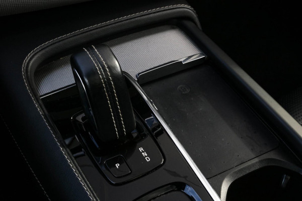 Volvo XC90 2.0 T8 Recharge AWD R-Design - PANO - TREKHAAK - BOWERS WILKINS Volvo XC90 2.0 T8 Recharge AWD R-Design - PANO - TREKHAAK - BOWERS WILKINS