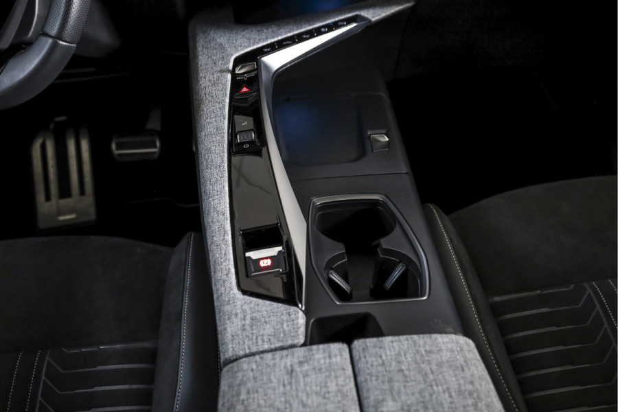 Peugeot 3008 1.2 Hybrid 145 GT | Dig. Cockpit | Adapt. Cruise | Stoel-+stuurverw. | PDC | Camera | NAV+App. Connect | ECC | 19" LM | 6129