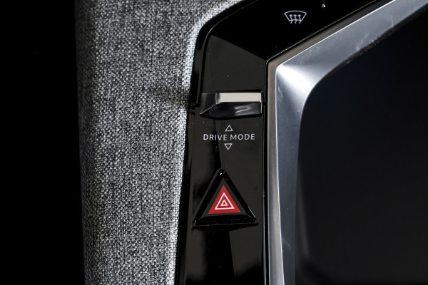 Peugeot 3008 1.2 Hybrid 145 GT | Dig. Cockpit | Adapt. Cruise | Stoel-+stuurverw. | PDC | Camera | NAV+App. Connect | ECC | 19" LM | 6129