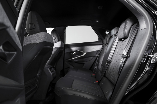 Peugeot 3008 1.2 Hybrid 145 GT | Dig. Cockpit | Adapt. Cruise | Stoel-+stuurverw. | PDC | Camera | NAV+App. Connect | ECC | 19" LM | 6129