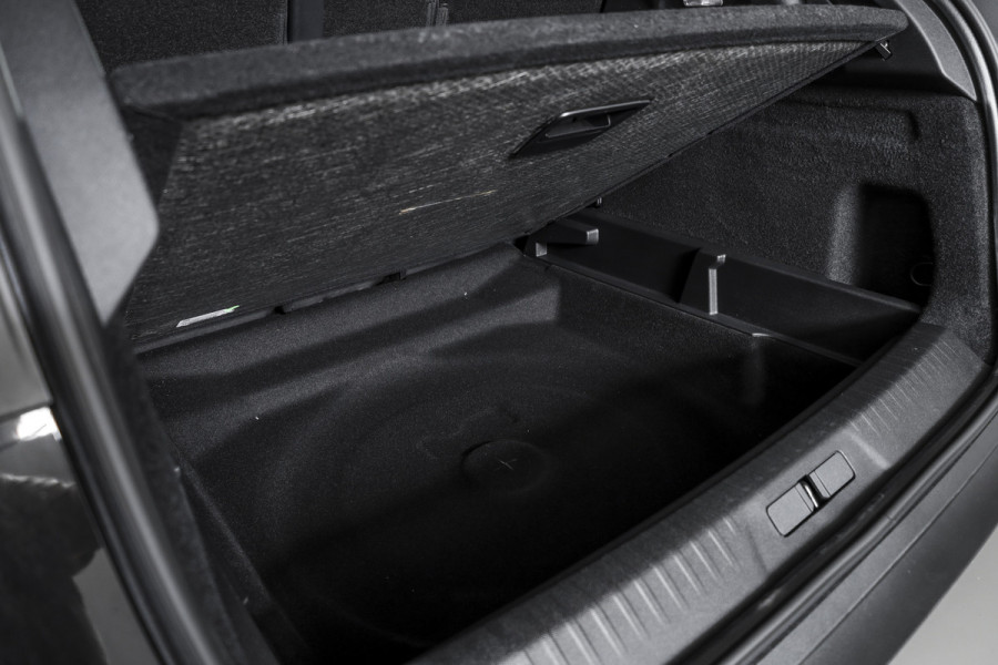 Peugeot 3008 1.2 Hybrid 145 GT | Dig. Cockpit | Adapt. Cruise | Stoel-+stuurverw. | PDC | Camera | NAV+App. Connect | ECC | 19" LM | 6129