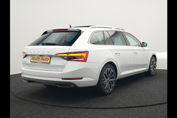 Škoda Superb Combi 1.4 TSI iV Laurin & Klement Plug In Hybrid 218pk Dealer O.H PHEV | Trekhaak Af Fabriek | Panodak | Adaptive Cruise | Lederen Sportstoelen Memory & Massage | Canton Audio | Apple Carplay | Keyless | Blis | Navigatie | Stoelen & Stuur Verwarmd | Virtual