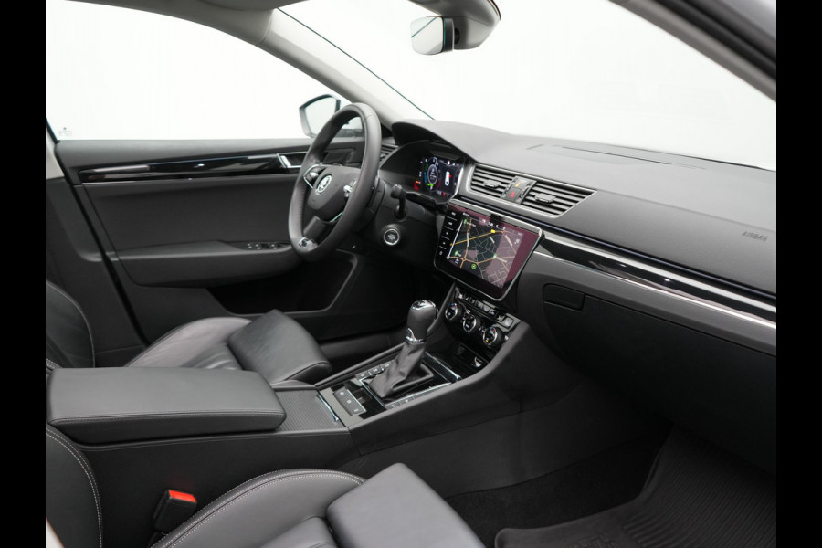 Škoda Superb Combi 1.4 TSI iV Laurin & Klement Plug In Hybrid 218pk Dealer O.H PHEV | Trekhaak Af Fabriek | Panodak | Adaptive Cruise | Lederen Sportstoelen Memory & Massage | Canton Audio | Apple Carplay | Keyless | Blis | Navigatie | Stoelen & Stuur Verwarmd | Virtual
