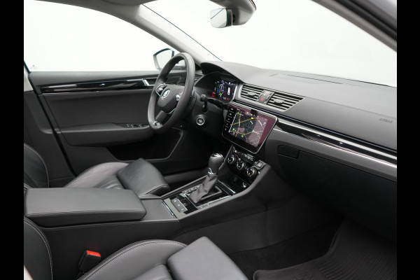 Škoda Superb Combi 1.4 TSI iV Laurin & Klement Plug In Hybrid 218pk Dealer O.H PHEV | Trekhaak Af Fabriek | Panodak | Adaptive Cruise | Lederen Sportstoelen Memory & Massage | Canton Audio | Apple Carplay | Keyless | Blis | Navigatie | Stoelen & Stuur Verwarmd | Virtual