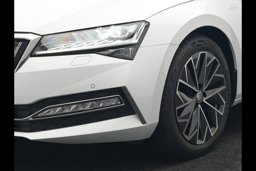 Škoda Superb Combi 1.4 TSI iV Laurin & Klement Plug In Hybrid 218pk Dealer O.H PHEV | Trekhaak Af Fabriek | Panodak | Adaptive Cruise | Lederen Sportstoelen Memory & Massage | Canton Audio | Apple Carplay | Keyless | Blis | Navigatie | Stoelen & Stuur Verwarmd | Virtual