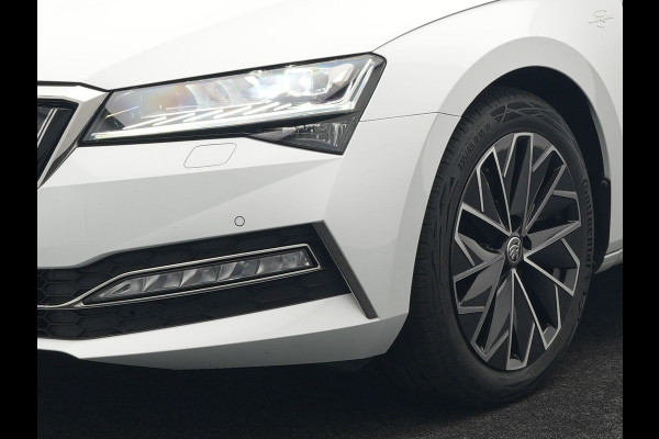 Škoda Superb Combi 1.4 TSI iV Laurin & Klement Plug In Hybrid 218pk Dealer O.H PHEV | Trekhaak Af Fabriek | Panodak | Adaptive Cruise | Lederen Sportstoelen Memory & Massage | Canton Audio | Apple Carplay | Keyless | Blis | Navigatie | Stoelen & Stuur Verwarmd | Virtual