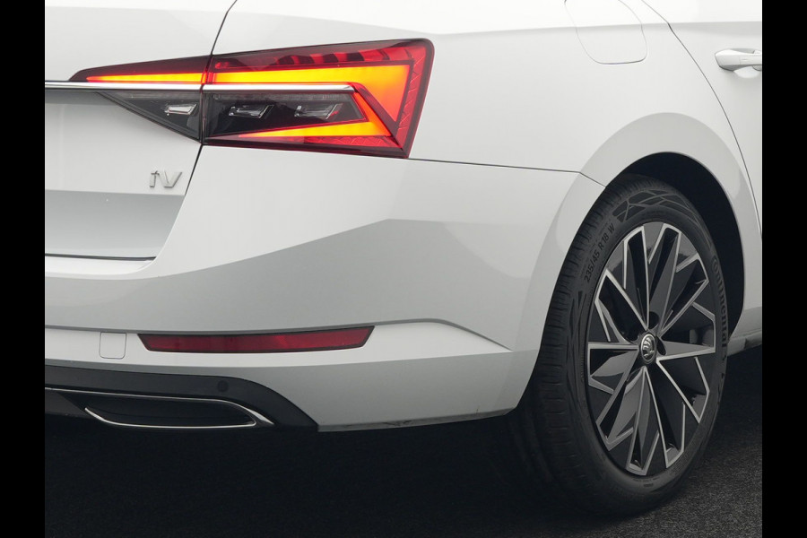 Škoda Superb Combi 1.4 TSI iV Laurin & Klement Plug In Hybrid 218pk Dealer O.H PHEV | Trekhaak Af Fabriek | Panodak | Adaptive Cruise | Lederen Sportstoelen Memory & Massage | Canton Audio | Apple Carplay | Keyless | Blis | Navigatie | Stoelen & Stuur Verwarmd | Virtual