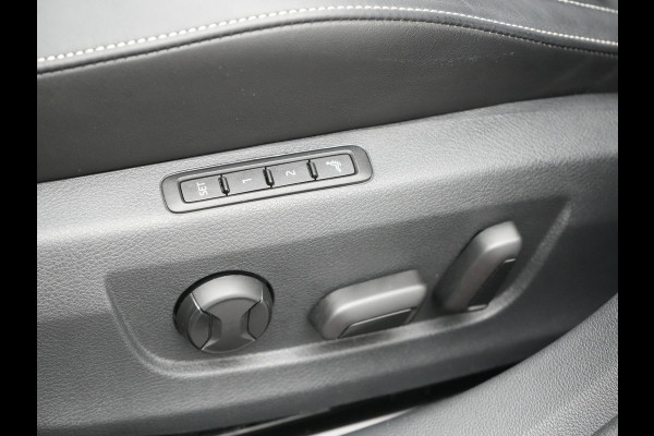 Škoda Superb Combi 1.4 TSI iV Laurin & Klement Plug In Hybrid 218pk Dealer O.H PHEV | Trekhaak Af Fabriek | Panodak | Adaptive Cruise | Lederen Sportstoelen Memory & Massage | Canton Audio | Apple Carplay | Keyless | Blis | Navigatie | Stoelen & Stuur Verwarmd | Virtual