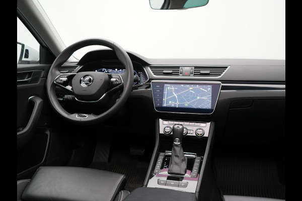 Škoda Superb Combi 1.4 TSI iV Laurin & Klement Plug In Hybrid 218pk Dealer O.H PHEV | Trekhaak Af Fabriek | Panodak | Adaptive Cruise | Lederen Sportstoelen Memory & Massage | Canton Audio | Apple Carplay | Keyless | Blis | Navigatie | Stoelen & Stuur Verwarmd | Virtual