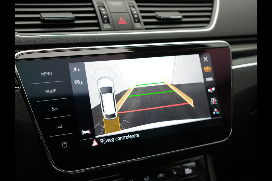 Škoda Superb Combi 1.4 TSI iV Laurin & Klement Plug In Hybrid 218pk Dealer O.H PHEV | Trekhaak Af Fabriek | Panodak | Adaptive Cruise | Lederen Sportstoelen Memory & Massage | Canton Audio | Apple Carplay | Keyless | Blis | Navigatie | Stoelen & Stuur Verwarmd | Virtual