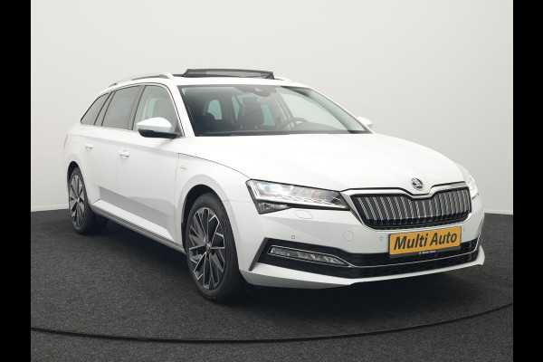 Škoda Superb Combi 1.4 TSI iV Laurin & Klement Plug In Hybrid 218pk Dealer O.H PHEV | Trekhaak Af Fabriek | Panodak | Adaptive Cruise | Lederen Sportstoelen Memory & Massage | Canton Audio | Apple Carplay | Keyless | Blis | Navigatie | Stoelen & Stuur Verwarmd | Virtual