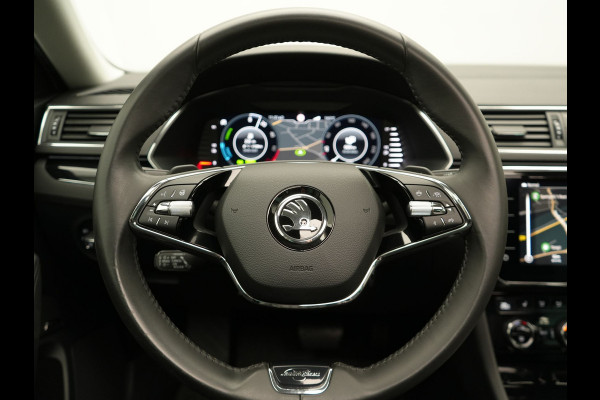 Škoda Superb Combi 1.4 TSI iV Laurin & Klement Plug In Hybrid 218pk Dealer O.H PHEV | Trekhaak Af Fabriek | Panodak | Adaptive Cruise | Lederen Sportstoelen Memory & Massage | Canton Audio | Apple Carplay | Keyless | Blis | Navigatie | Stoelen & Stuur Verwarmd | Virtual