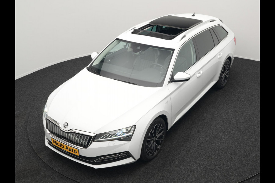 Škoda Superb Combi 1.4 TSI iV Laurin & Klement Plug In Hybrid 218pk Dealer O.H PHEV | Trekhaak Af Fabriek | Panodak | Adaptive Cruise | Lederen Sportstoelen Memory & Massage | Canton Audio | Apple Carplay | Keyless | Blis | Navigatie | Stoelen & Stuur Verwarmd | Virtual