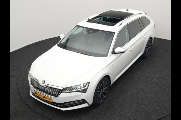 Škoda Superb Combi 1.4 TSI iV Laurin & Klement Plug In Hybrid 218pk Dealer O.H PHEV | Trekhaak Af Fabriek | Panodak | Adaptive Cruise | Lederen Sportstoelen Memory & Massage | Canton Audio | Apple Carplay | Keyless | Blis | Navigatie | Stoelen & Stuur Verwarmd | Virtual