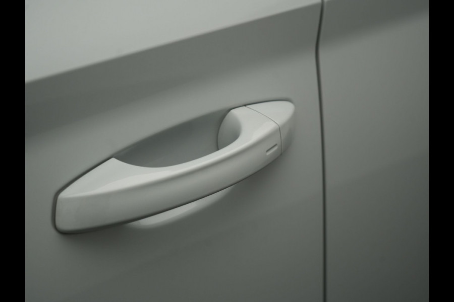 Škoda Superb Combi 1.4 TSI iV Laurin & Klement Plug In Hybrid 218pk Dealer O.H PHEV | Trekhaak Af Fabriek | Panodak | Adaptive Cruise | Lederen Sportstoelen Memory & Massage | Canton Audio | Apple Carplay | Keyless | Blis | Navigatie | Stoelen & Stuur Verwarmd | Virtual