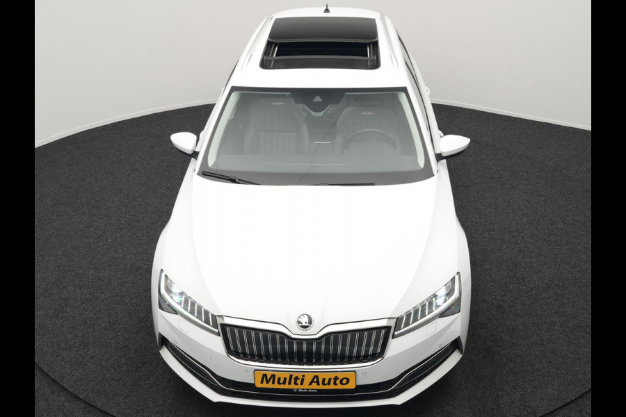 Škoda Superb Combi 1.4 TSI iV Laurin & Klement Plug In Hybrid 218pk Dealer O.H PHEV | Trekhaak Af Fabriek | Panodak | Adaptive Cruise | Lederen Sportstoelen Memory & Massage | Canton Audio | Apple Carplay | Keyless | Blis | Navigatie | Stoelen & Stuur Verwarmd | Virtual