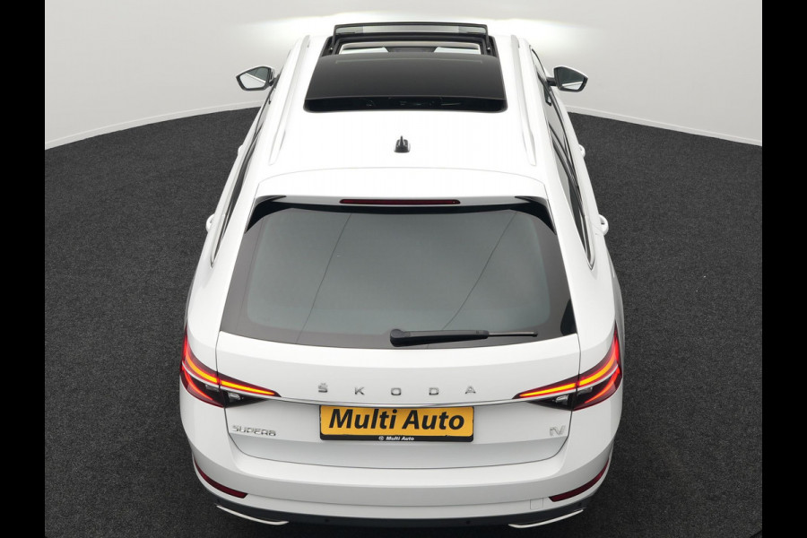 Škoda Superb Combi 1.4 TSI iV Laurin & Klement Plug In Hybrid 218pk Dealer O.H PHEV | Trekhaak Af Fabriek | Panodak | Adaptive Cruise | Lederen Sportstoelen Memory & Massage | Canton Audio | Apple Carplay | Keyless | Blis | Navigatie | Stoelen & Stuur Verwarmd | Virtual