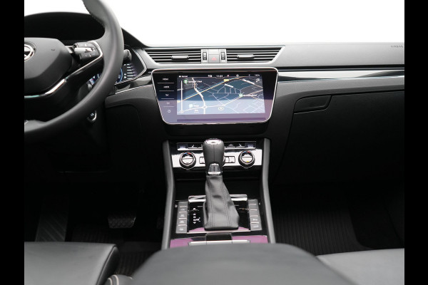 Škoda Superb Combi 1.4 TSI iV Laurin & Klement Plug In Hybrid 218pk Dealer O.H PHEV | Trekhaak Af Fabriek | Panodak | Adaptive Cruise | Lederen Sportstoelen Memory & Massage | Canton Audio | Apple Carplay | Keyless | Blis | Navigatie | Stoelen & Stuur Verwarmd | Virtual