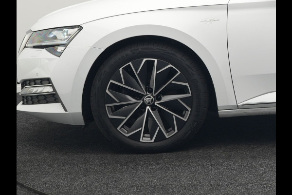 Škoda Superb Combi 1.4 TSI iV Laurin & Klement Plug In Hybrid 218pk Dealer O.H PHEV | Trekhaak Af Fabriek | Panodak | Adaptive Cruise | Lederen Sportstoelen Memory & Massage | Canton Audio | Apple Carplay | Keyless | Blis | Navigatie | Stoelen & Stuur Verwarmd | Virtual