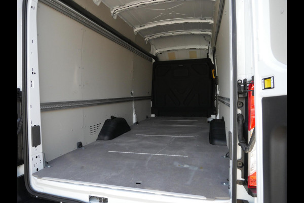 Ford Transit 2.0 TDCI 170PK, L4H3, Automaat, Airco, Trekhaak 3.500KG Ford Transit 2.0 TDCI 170PK, L4H3, Automaat, Airco, Trekhaak 3.500KG