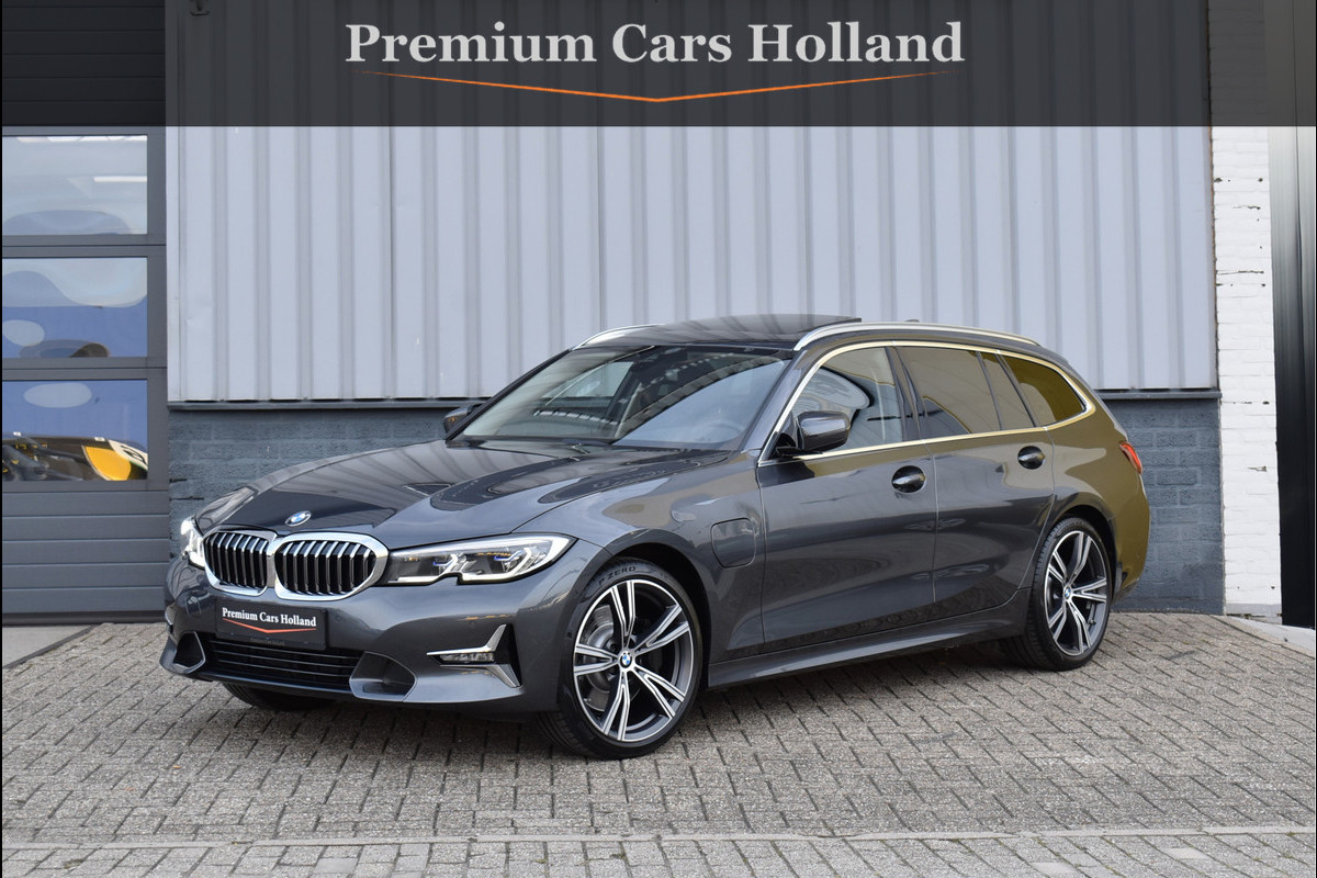 BMW 3 Serie Touring 330e xDrive 292 Pk Pano Navi Keyless Vol Leder Bruin Laser Koplampen 19 Inch BMW 3 Serie Touring 330e xDrive 292 Pk Pano Navi Keyless Vol Leder Bruin Laser Koplampen 19 Inch