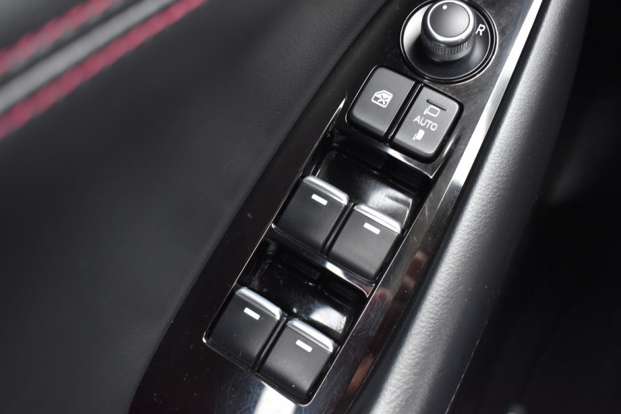 Mazda 6 Sportbreak 2.0 SA G 165 Luxury Automaat  / Navi / Adap. Cruise / 19" LM / Carplay / Cameras / Keyless / Stoelverw. + ventilatie Mazda 6 Sportbreak 2.0 SA G 165 Luxury Automaat  / Navi / Adap. Cruise / 19" LM / Carplay / Cameras / Keyless / Stoelverw. + ventilatie