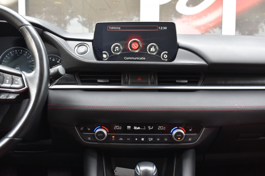 Mazda 6 Sportbreak 2.0 SA G 165 Luxury Automaat  / Navi / Adap. Cruise / 19" LM / Carplay / Cameras / Keyless / Stoelverw. + ventilatie Mazda 6 Sportbreak 2.0 SA G 165 Luxury Automaat  / Navi / Adap. Cruise / 19" LM / Carplay / Cameras / Keyless / Stoelverw. + ventilatie