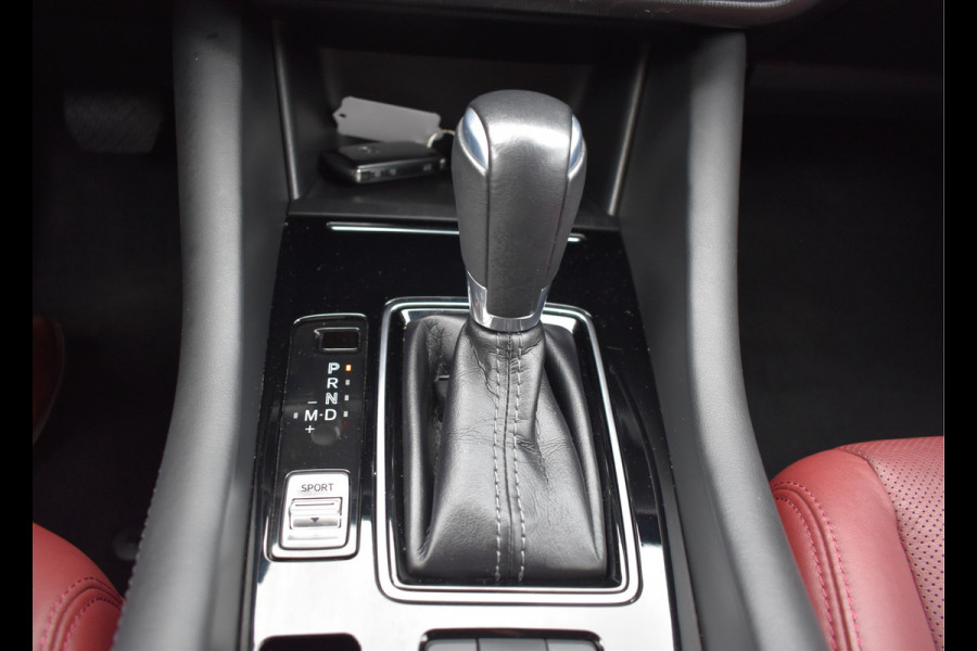 Mazda 6 Sportbreak 2.0 SA G 165 Luxury Automaat  / Navi / Adap. Cruise / 19" LM / Carplay / Cameras / Keyless / Stoelverw. + ventilatie Mazda 6 Sportbreak 2.0 SA G 165 Luxury Automaat  / Navi / Adap. Cruise / 19" LM / Carplay / Cameras / Keyless / Stoelverw. + ventilatie