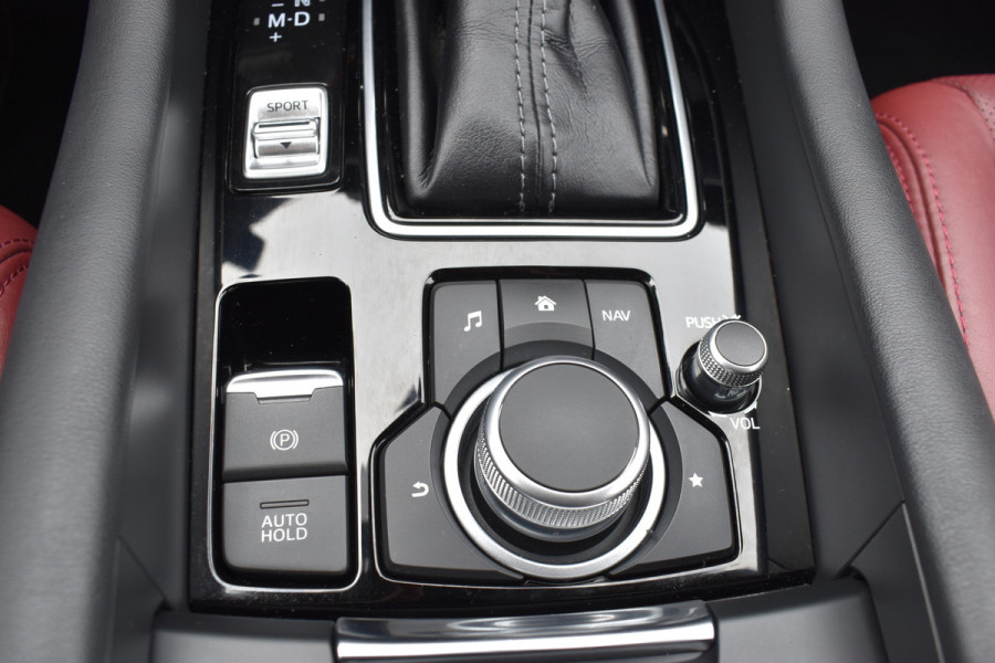 Mazda 6 Sportbreak 2.0 SA G 165 Luxury Automaat  / Navi / Adap. Cruise / 19" LM / Carplay / Cameras / Keyless / Stoelverw. + ventilatie Mazda 6 Sportbreak 2.0 SA G 165 Luxury Automaat  / Navi / Adap. Cruise / 19" LM / Carplay / Cameras / Keyless / Stoelverw. + ventilatie