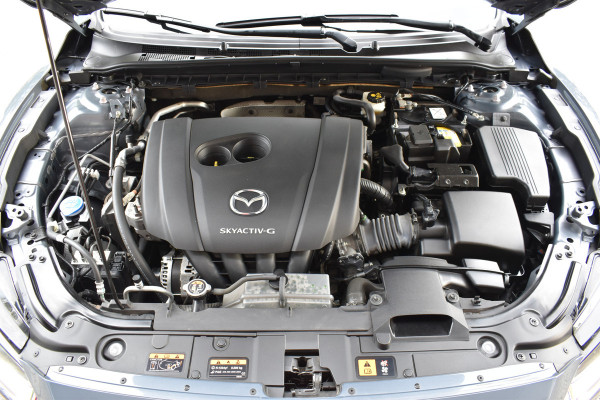 Mazda 6 Sportbreak 2.0 SA G 165 Luxury Automaat  / Navi / Adap. Cruise / 19" LM / Carplay / Cameras / Keyless / Stoelverw. + ventilatie Mazda 6 Sportbreak 2.0 SA G 165 Luxury Automaat  / Navi / Adap. Cruise / 19" LM / Carplay / Cameras / Keyless / Stoelverw. + ventilatie