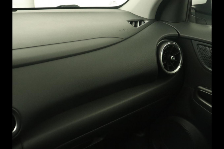Hyundai Kona 1.6 GDI HEV Fashion | Head-Up | Adaptive cruise | Camera | Carplay | Krell Audio | Keyless | Navigatie | Digital Cockpit | Climate control Hyundai Kona 1.6 GDI HEV Fashion | Head-Up | Adaptive cruise | Camera | Carplay | Krell Audio | Keyless | Navigatie | Digital Cockpit | Climate control